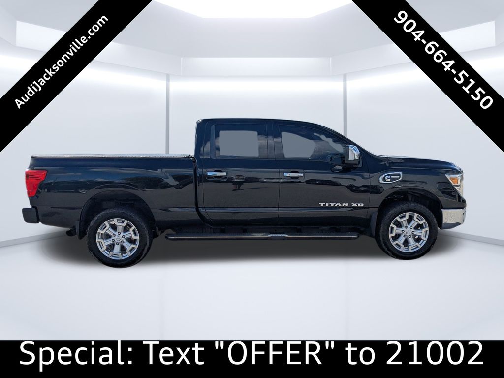 2017 Nissan Titan SL photo 2