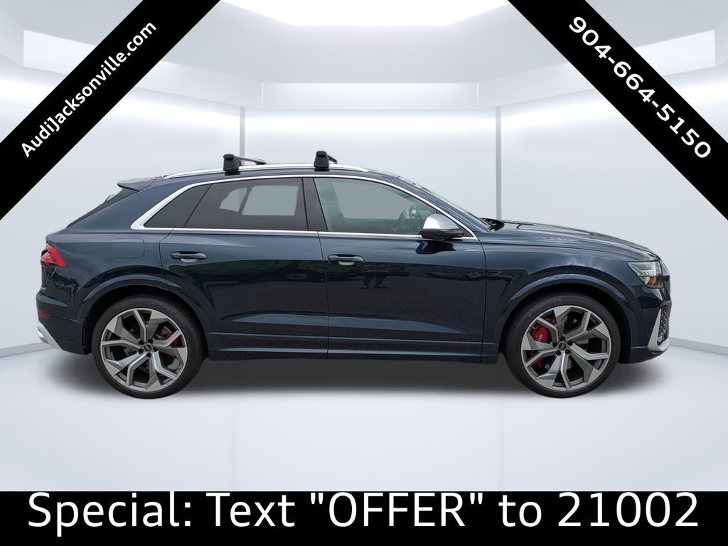 2024 Audi RS Q8 photo 2