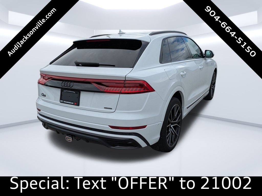 2023 Audi Q8 55 Prestige photo 3