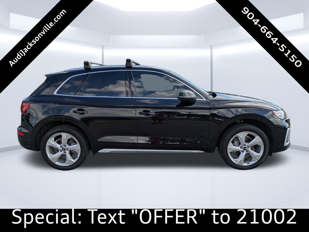 2022 Audi Q5 45 S line Premium photo 2