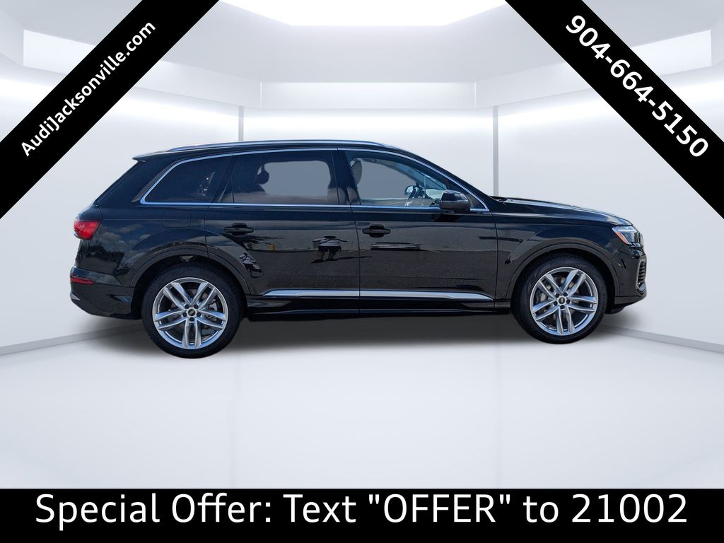 2025 Audi Q7 55 Premium Plus photo 2