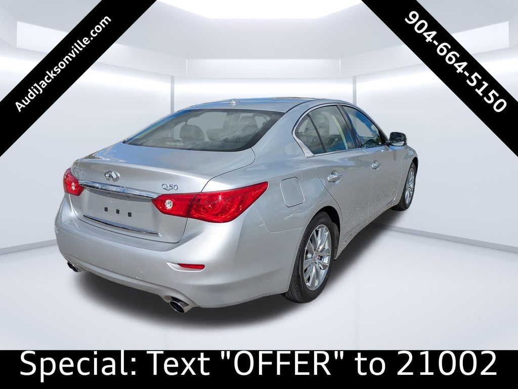 2017 Infiniti Q50 3.0t Premium photo 3