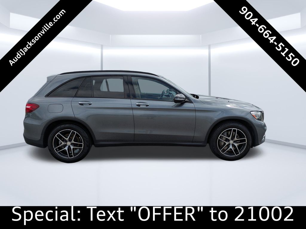 2016 Mercedes Benz GLC 300 4MATIC photo 2