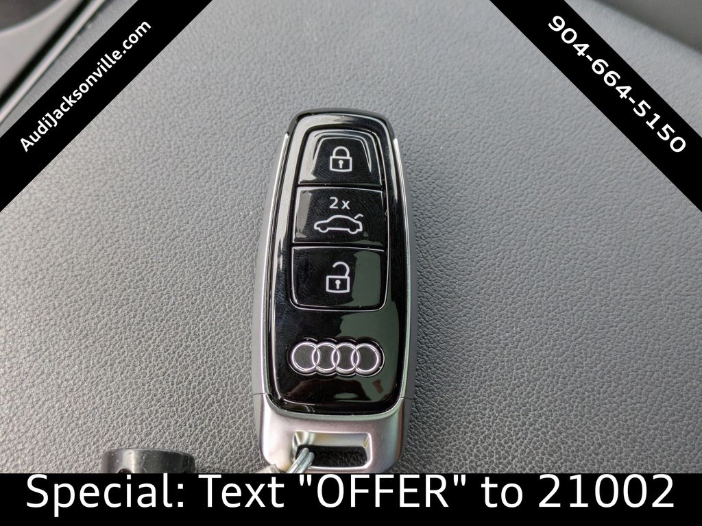 2023 Audi Q8 55 Prestige photo 4