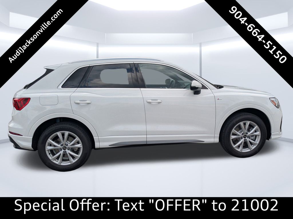 2025 Audi Q3 45 TFSI S line Premium photo 2