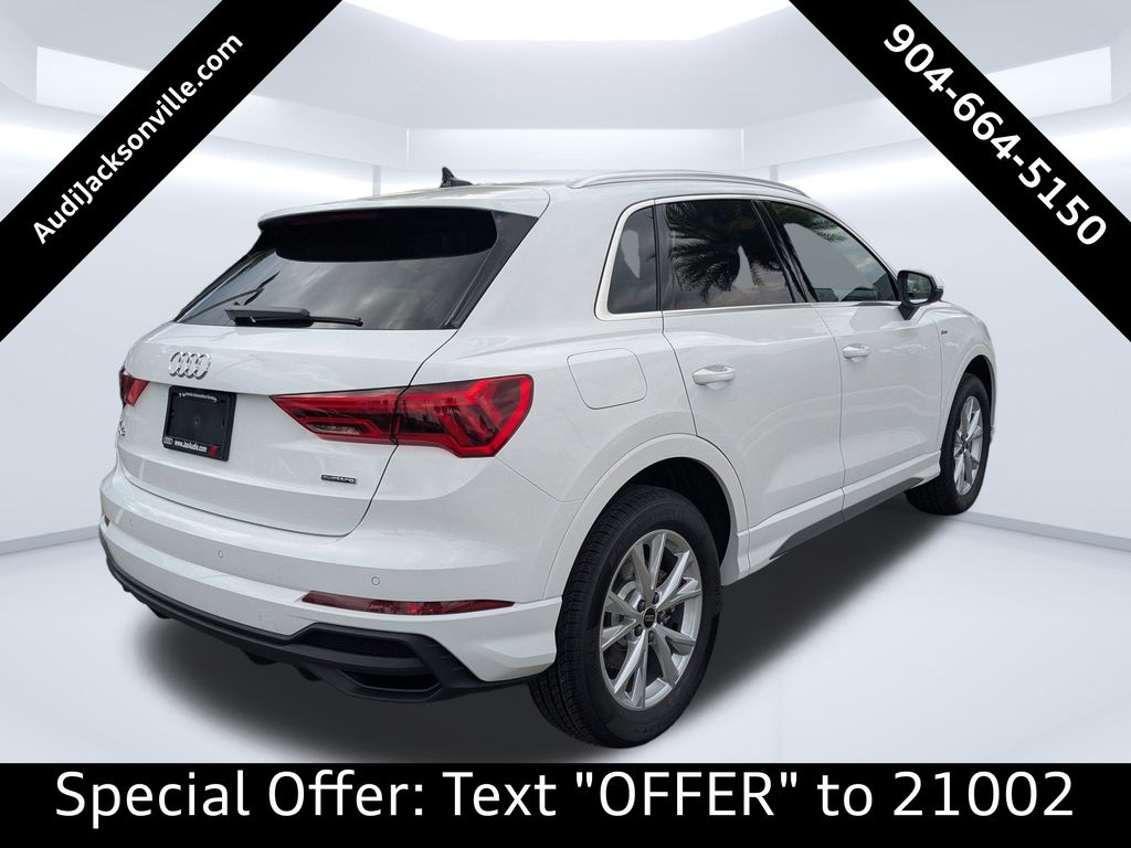 2025 Audi Q3 45 TFSI S line Premium photo 3