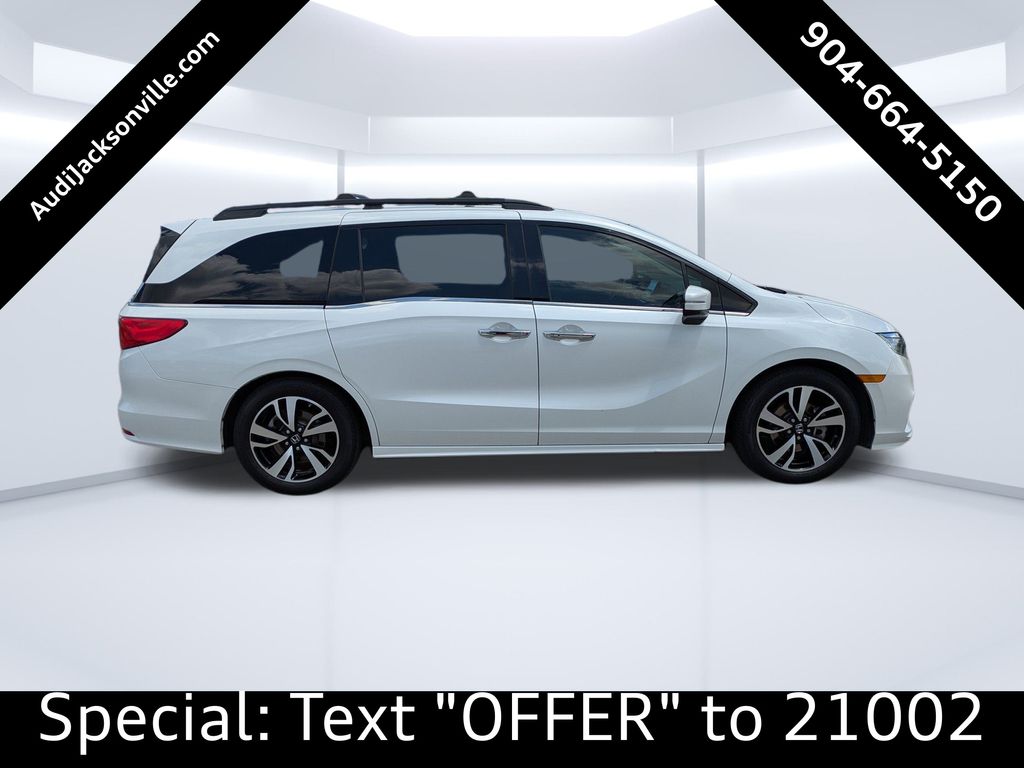 2020 Honda Odyssey Elite photo 2