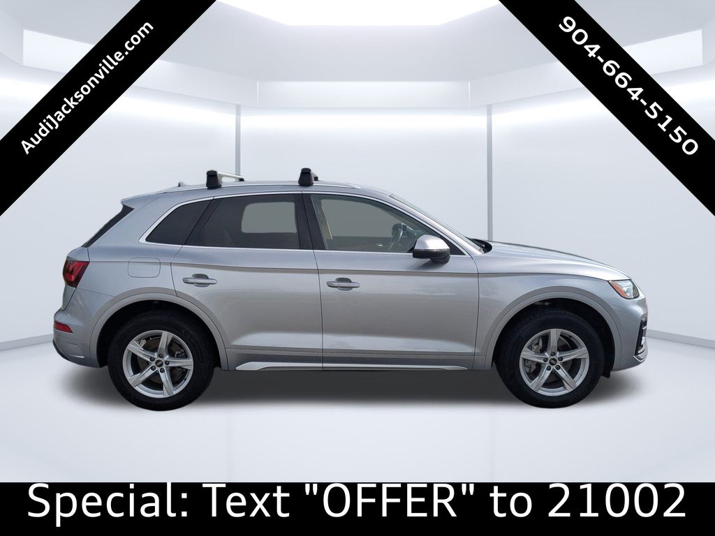 2021 Audi Q5 45 Premium photo 2