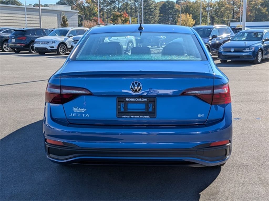 Used 2022 Volkswagen Jetta 1.5T SE Sedan