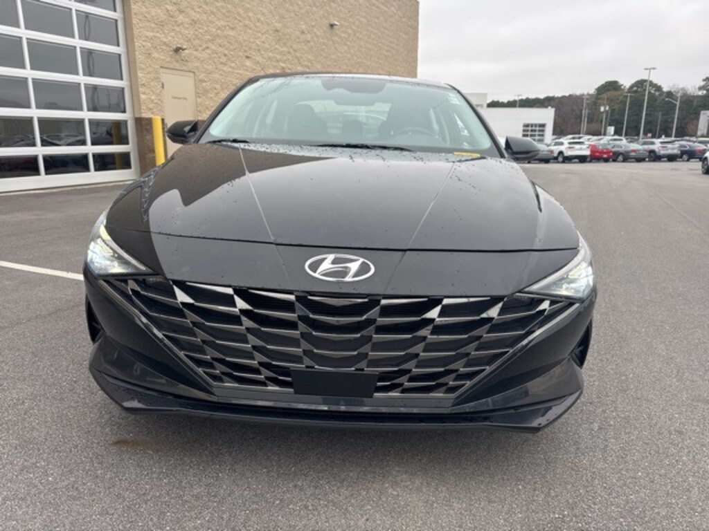 Used 2023 Hyundai Elantra Limited Sedan