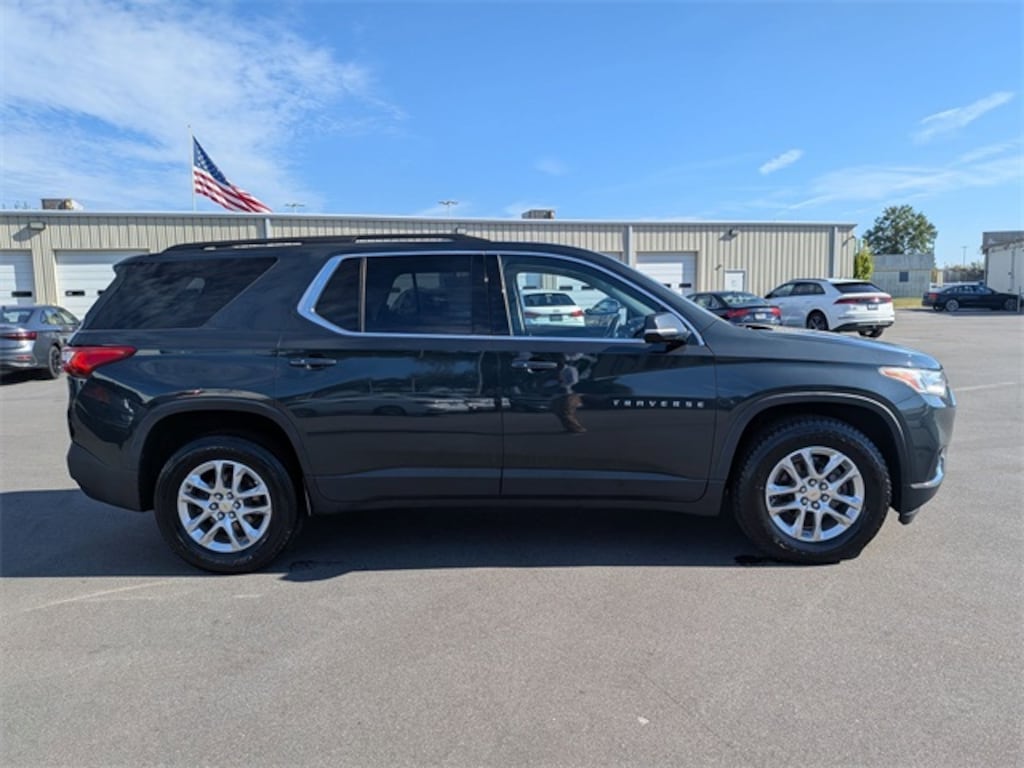 Used 2020 Chevrolet Traverse LT SUV