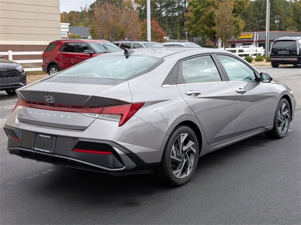 Used 2024 Hyundai Elantra SEL Sedan