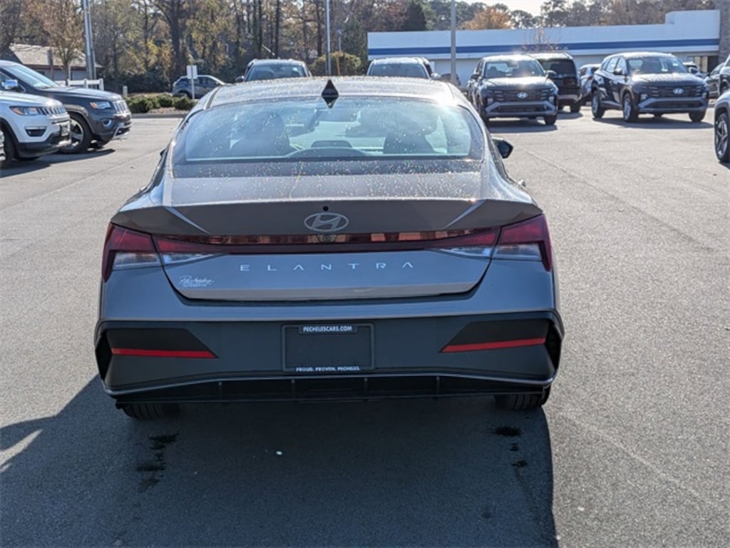 Used 2024 Hyundai Elantra SEL Sedan