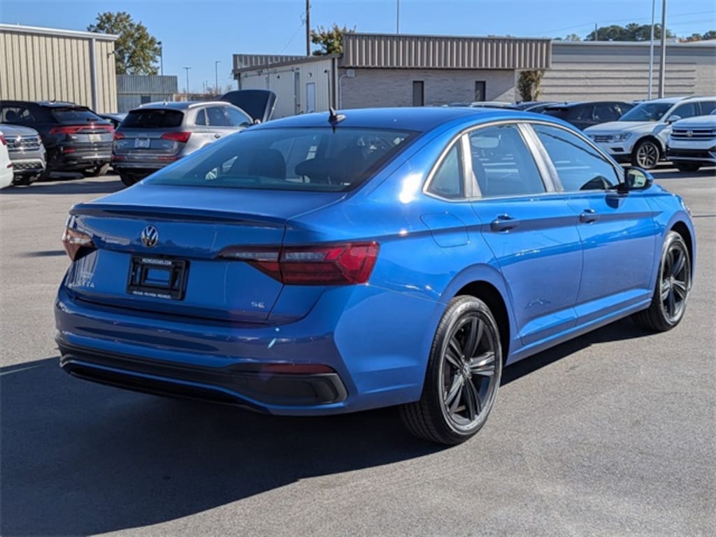 Used 2022 Volkswagen Jetta 1.5T SE Sedan