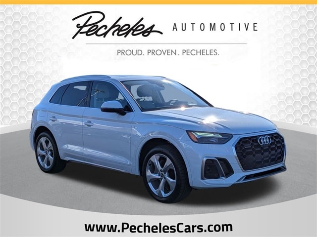 2022 Audi Q5 45 Premium Plus's photo