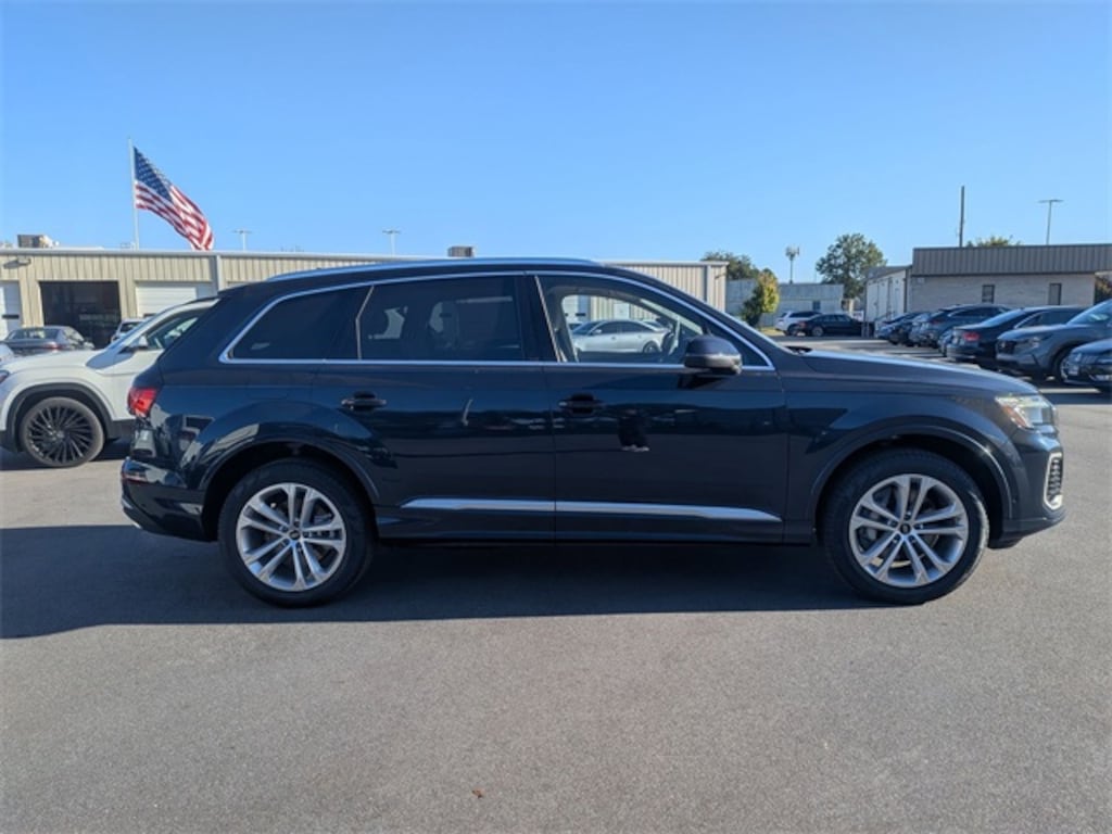 New 2026 Audi Q7 45 Premium Plus SUV