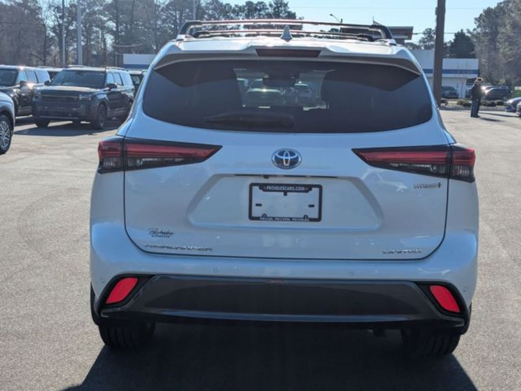 Used 2021 Toyota Highlander Hybrid Limited SUV