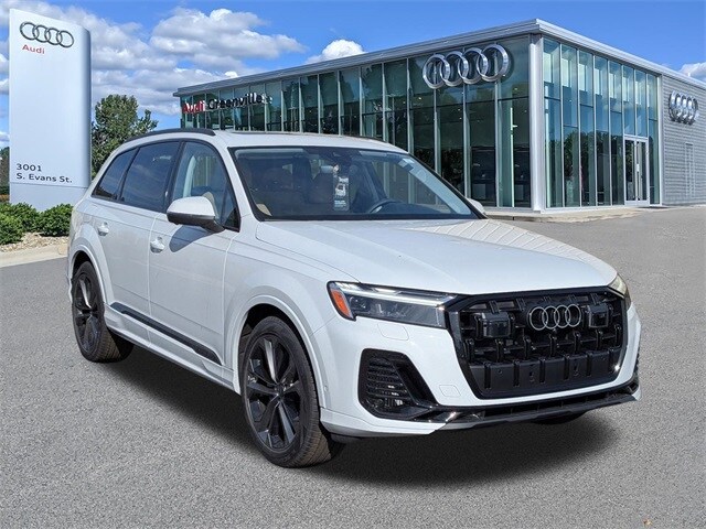 2026 Audi Q7 Premium Plus's photo