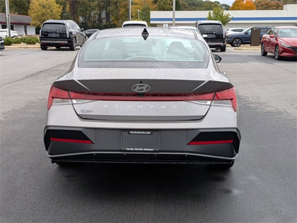 Used 2024 Hyundai Elantra SEL Sedan