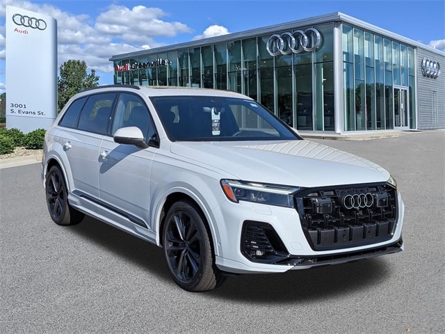 2026 Audi Q7 Premium Plus's photo