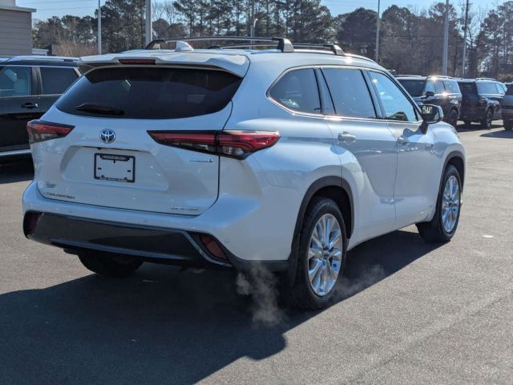 Used 2021 Toyota Highlander Hybrid Limited SUV