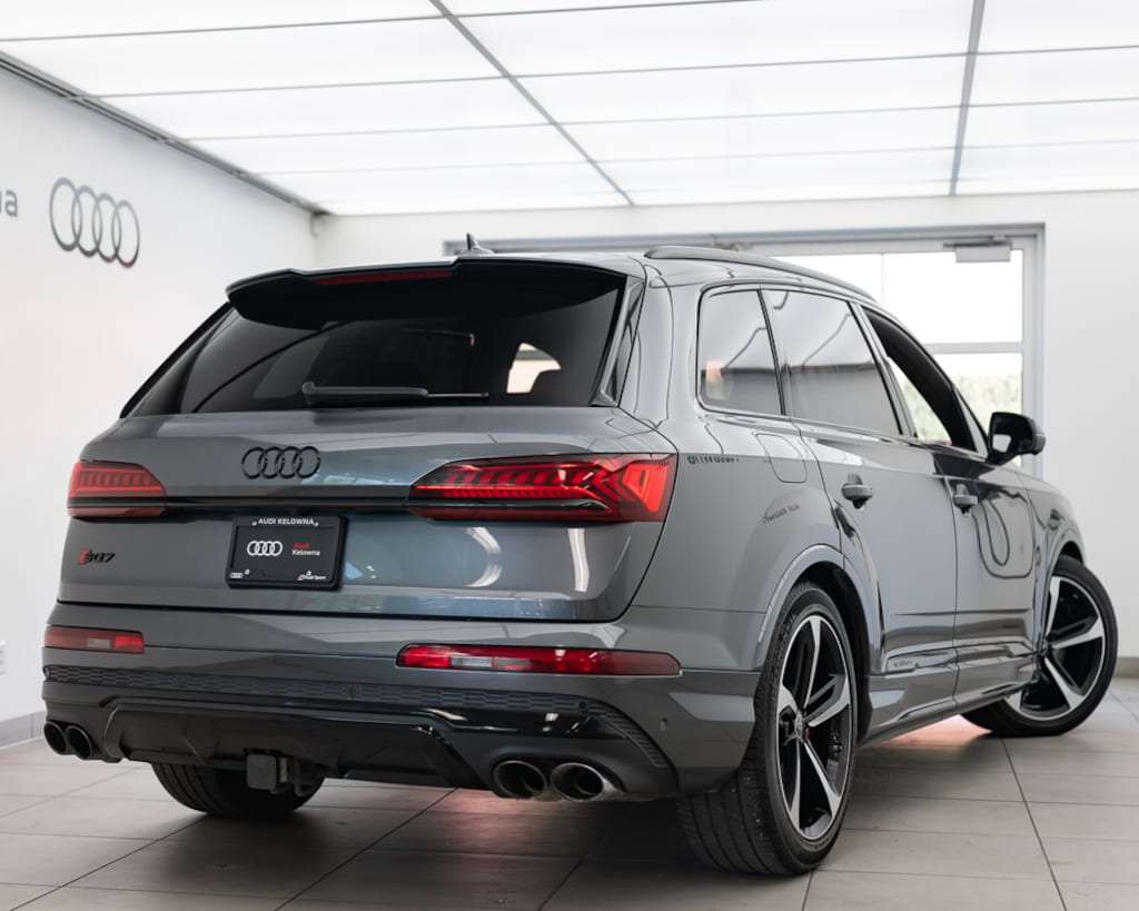 Used 2024 Audi  4.0T