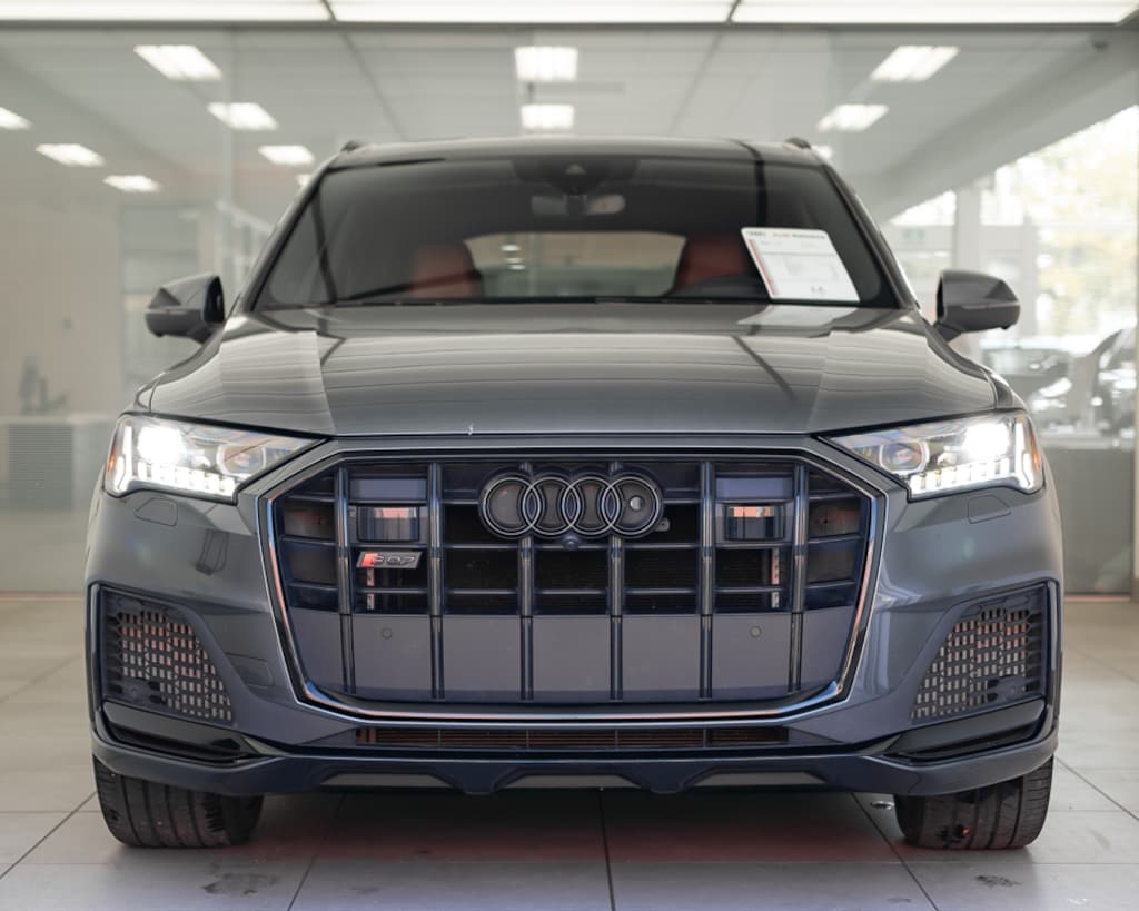 Used 2024 Audi  4.0T