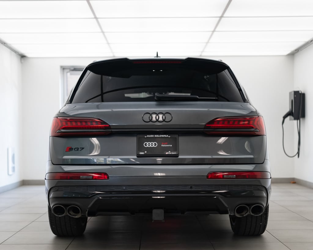 Used 2024 Audi  4.0T