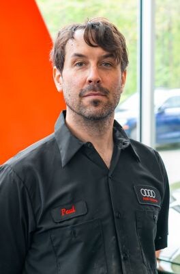 Staff member Paul Elliott from 0f81a6142821