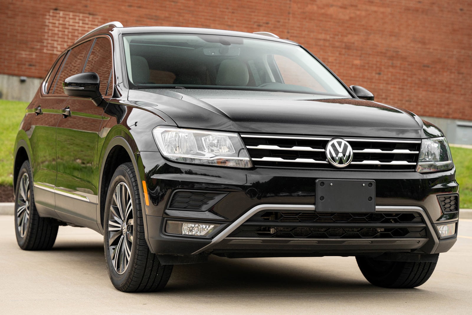Used 2018 Volkswagen Tiguan SEL with VIN 3VV2B7AX9JM105031 for sale in Kirkwood, MO
