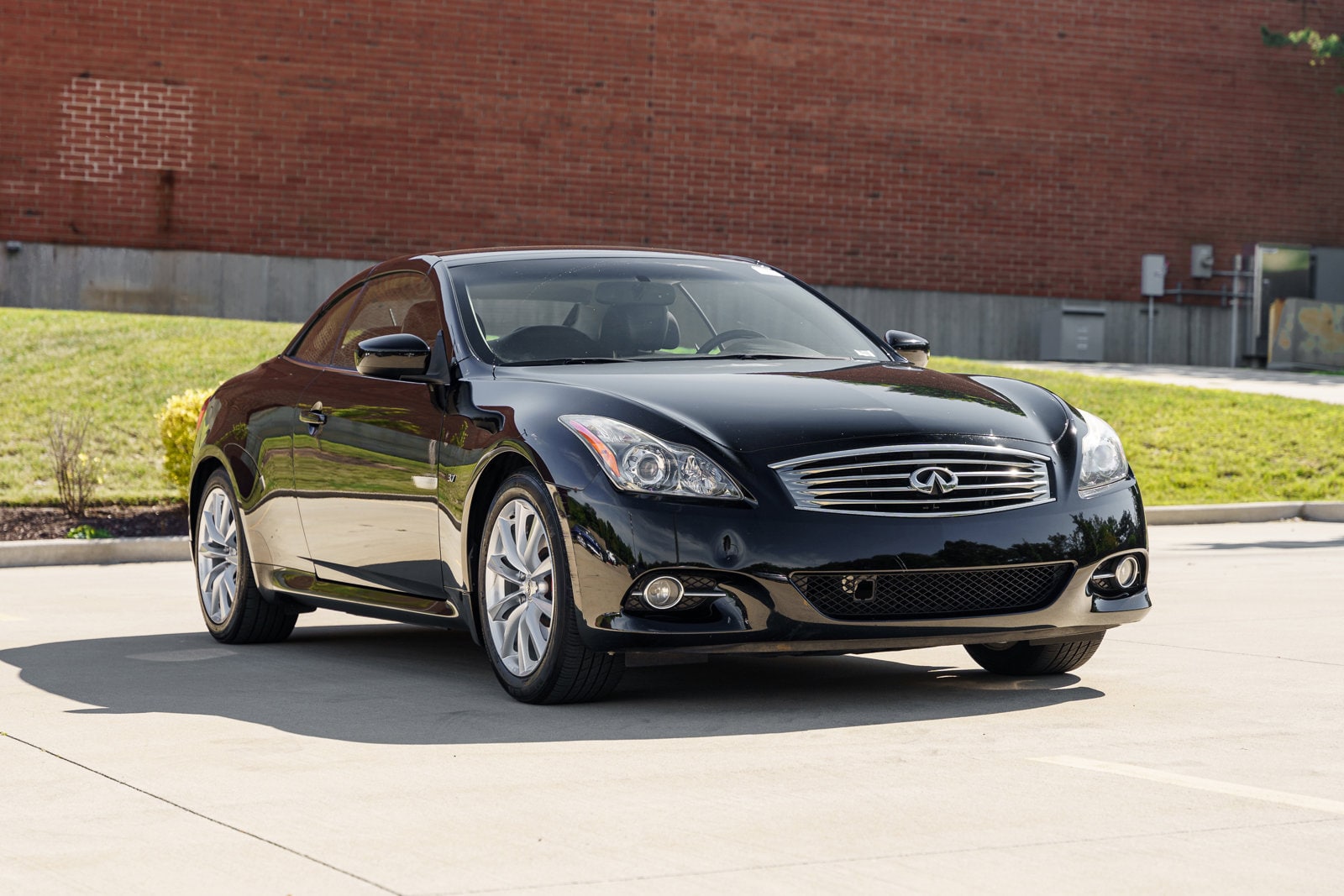 Used 2014 INFINITI Q60 Convertible Base with VIN JN1CV6FE2EM901653 for sale in Kirkwood, MO