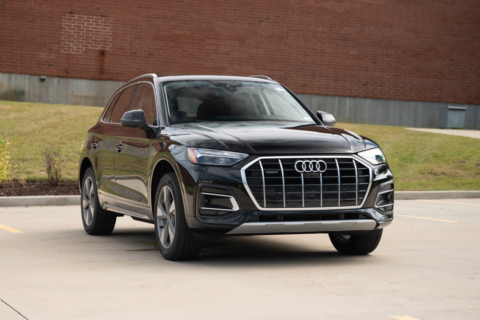 Certified 2024 Audi Q5 Premium Plus with VIN WA1BBAFY6R2015877 for sale in Kirkwood, MO