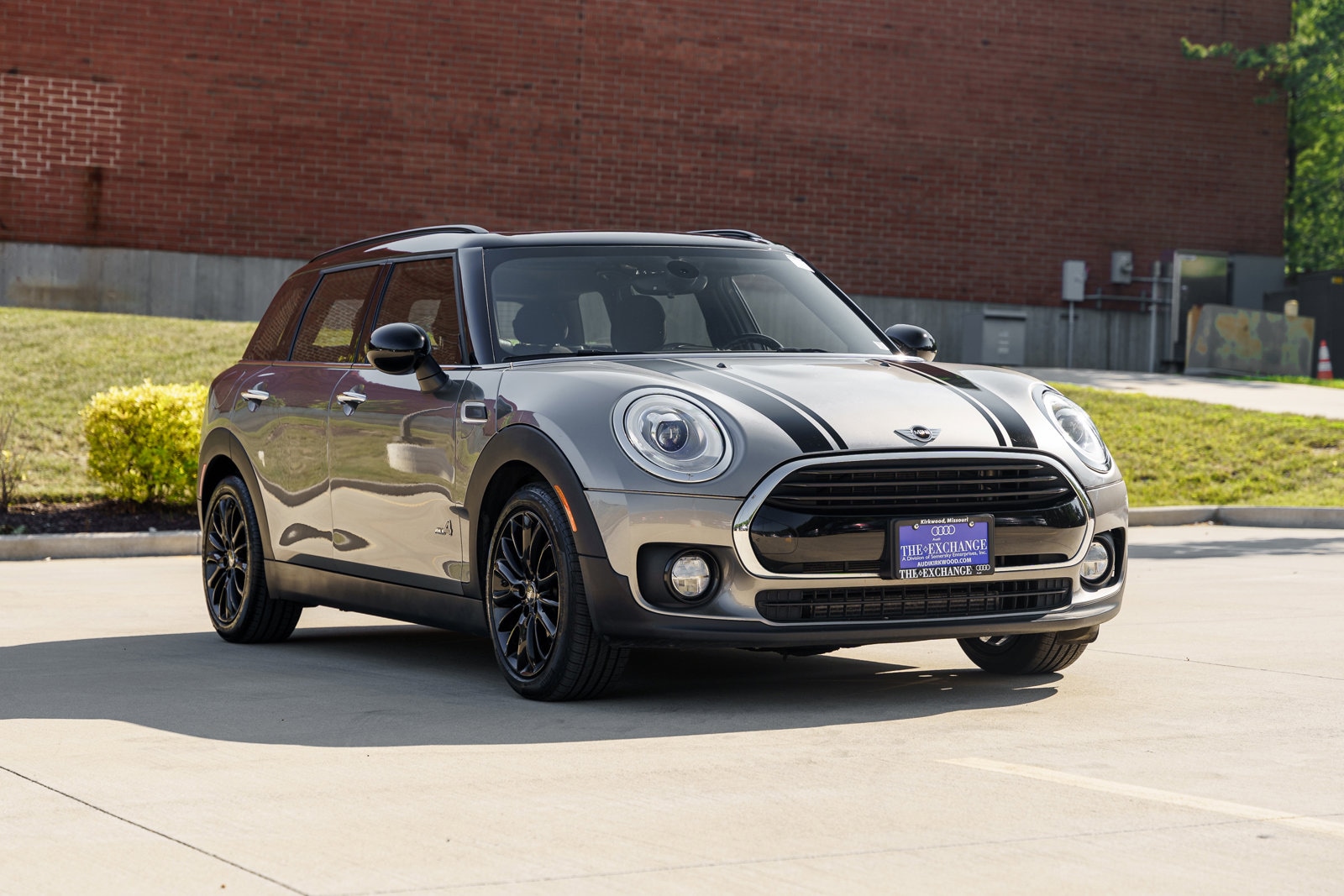 Used 2017 MINI Clubman Base with VIN WMWLU1C5XH2F27560 for sale in Kirkwood, MO