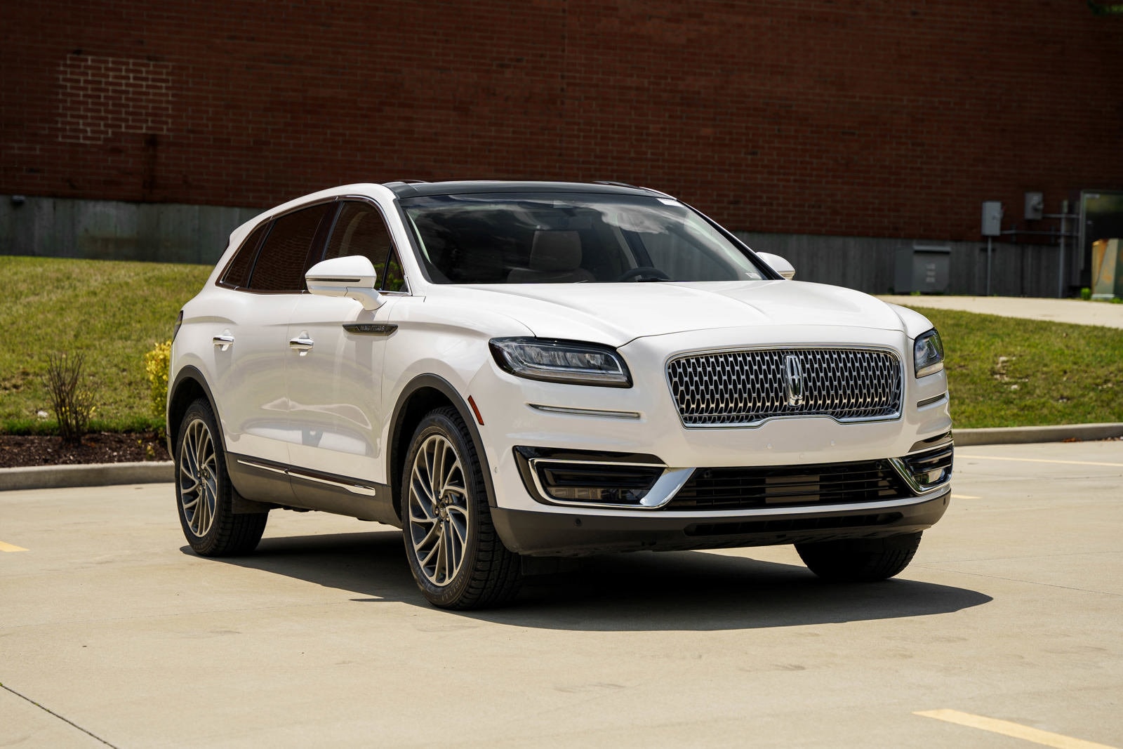 Used 2019 Lincoln Nautilus Reserve with VIN 2LMPJ8LP4KBL46542 for sale in Kirkwood, MO