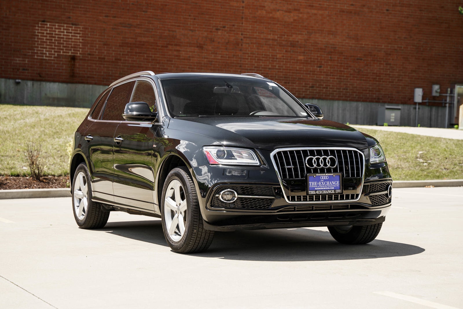 Used 2017 Audi Q5 Premium Plus with VIN WA1M2AFP5HA052004 for sale in Kirkwood, MO