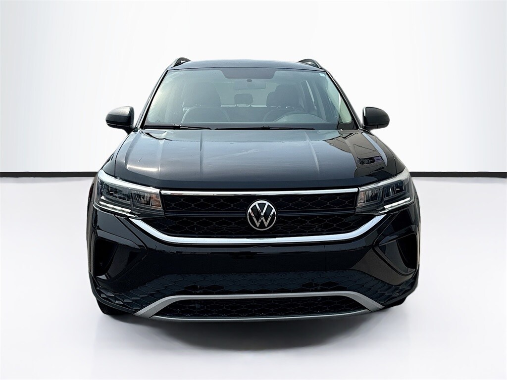 2022 Volkswagen Taos S photo 2