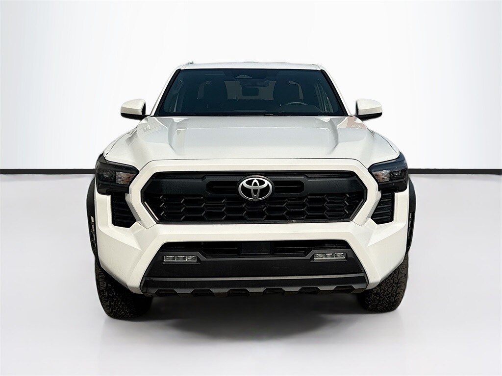 2024 Toyota Tacoma TRD Off-Road photo 2