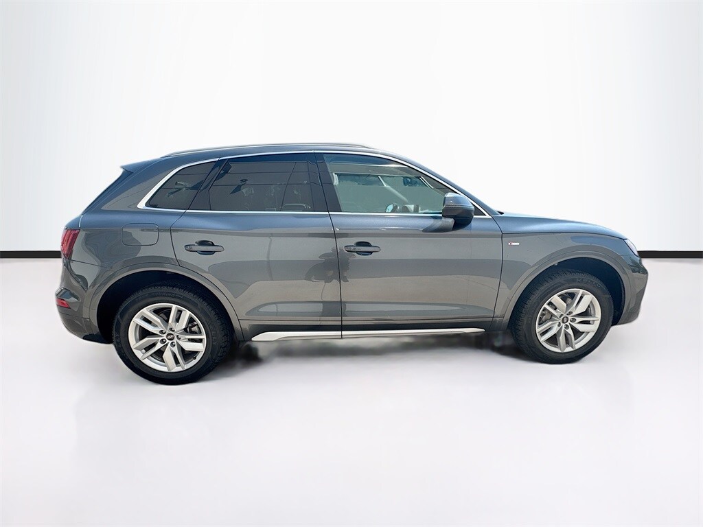 2022 Audi Q5 45 S line Premium photo 2
