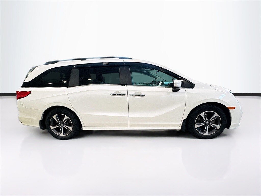 2019 Honda Odyssey Touring photo 4