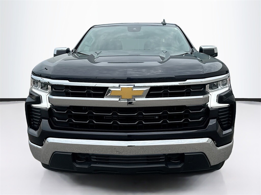 2022 Chevrolet Silverado 1500 LT photo 2