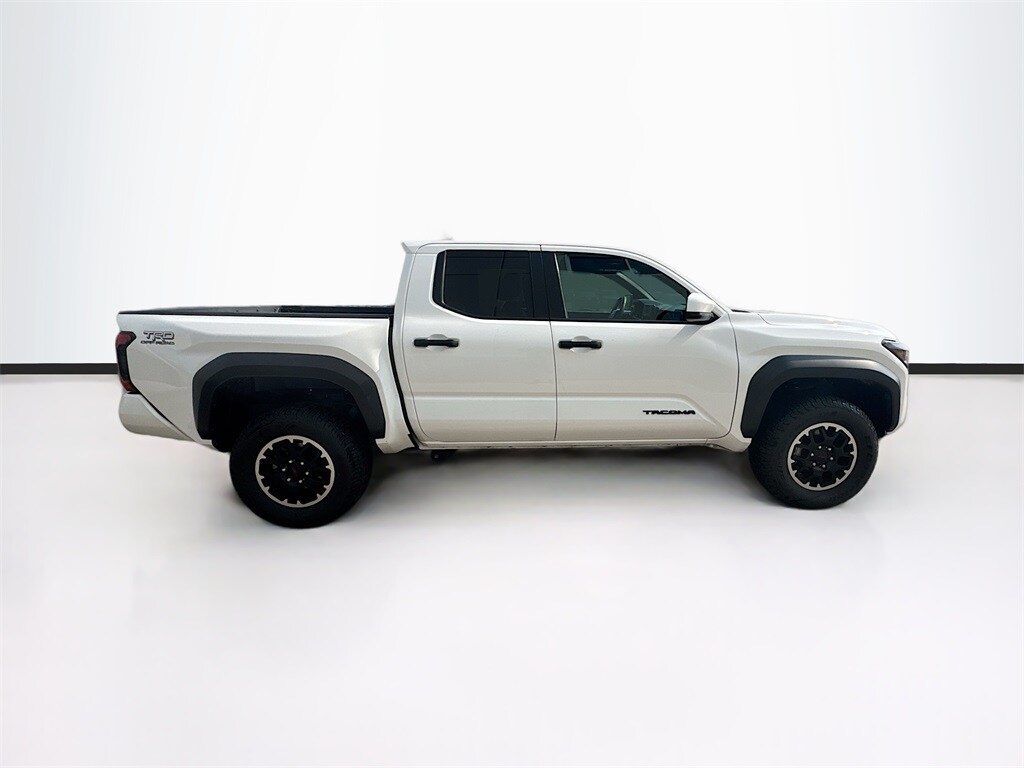 2024 Toyota Tacoma TRD Off-Road photo 4