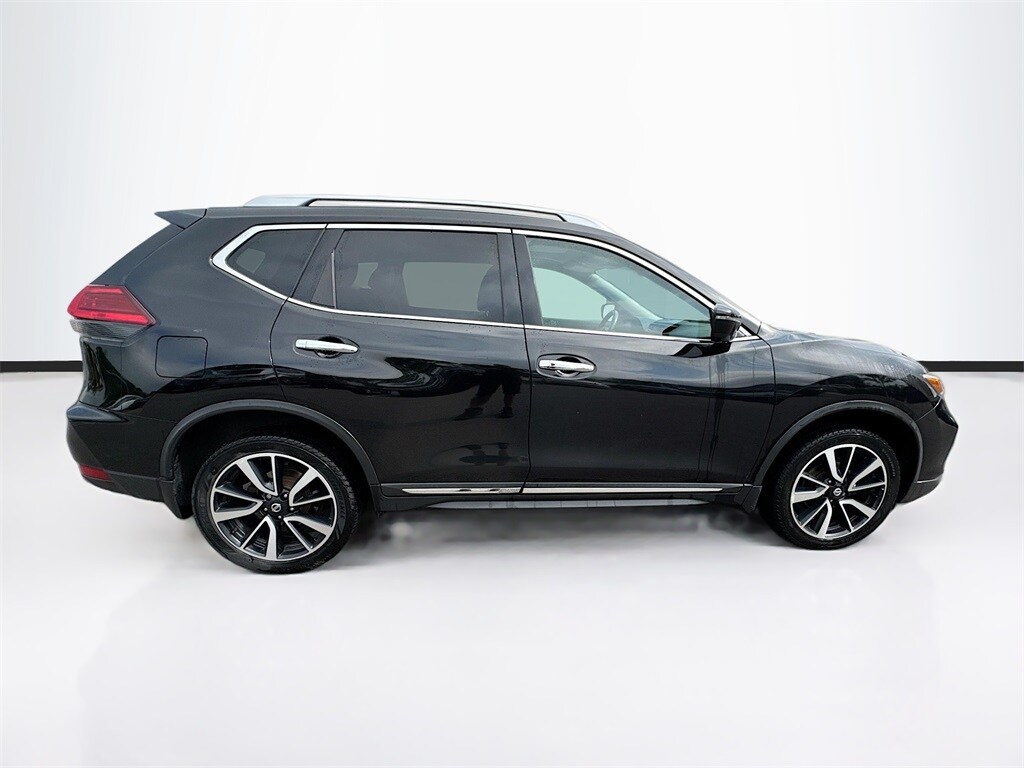 2017 Nissan Rogue SL photo 4