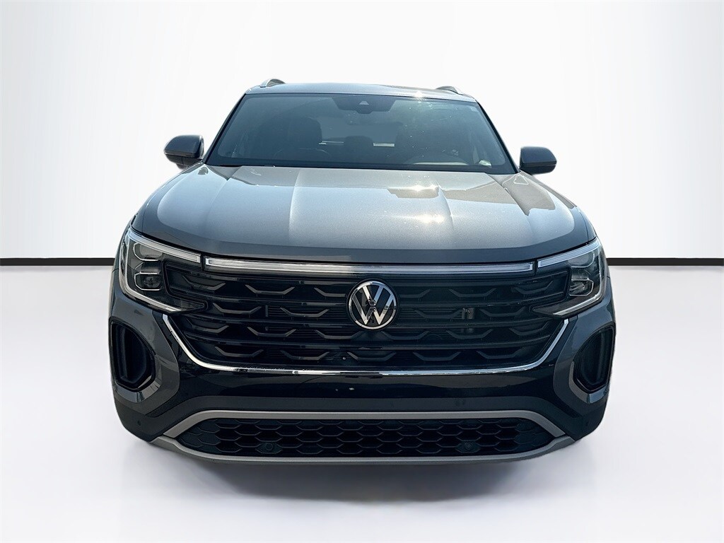 2024 Volkswagen Atlas Cross Sport SE Technology photo 2