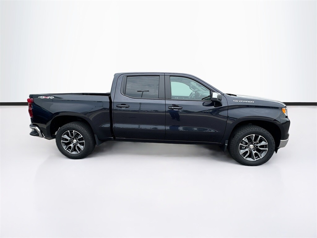 2022 Chevrolet Silverado 1500 LT photo 4