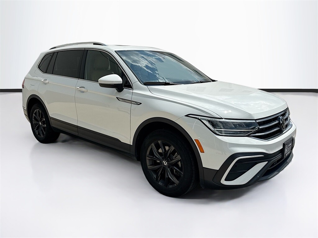 2024 Volkswagen Tiguan SE Wolfsburg Edition photo 2