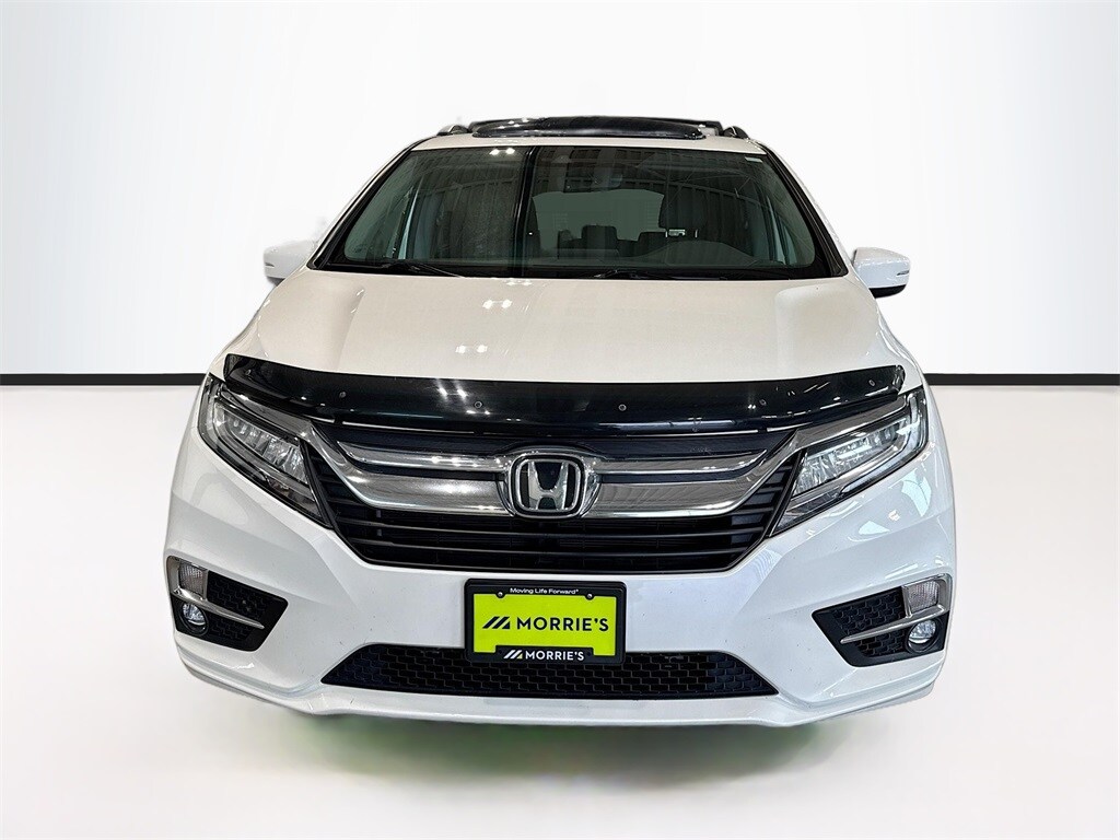 2019 Honda Odyssey Touring photo 2