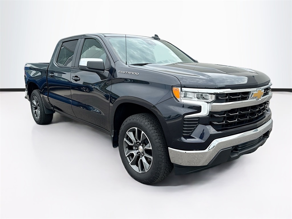 2022 Chevrolet Silverado 1500 LT photo 3