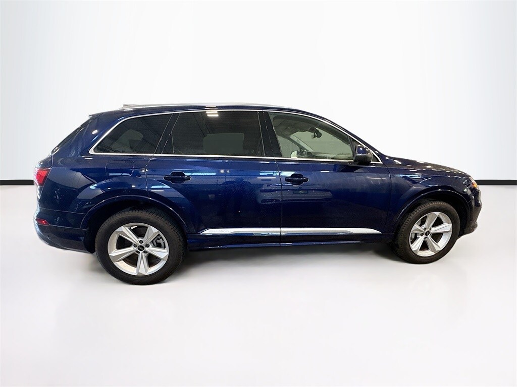 2024 Audi Q7 45 Premium Plus photo 4