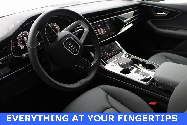2025 Audi Q7 55 Premium photo 2