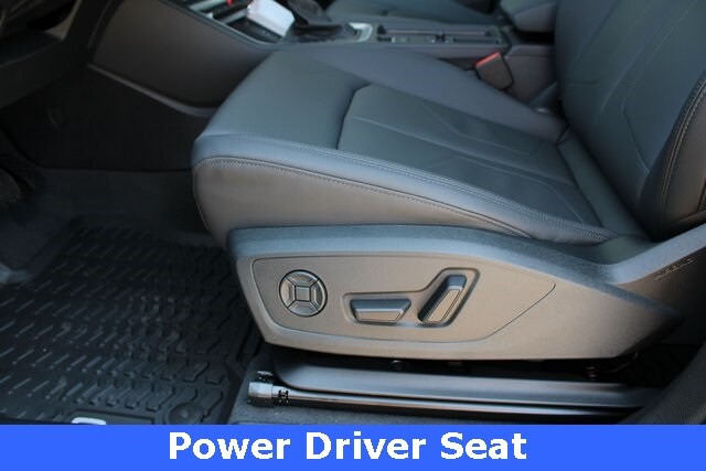 2025 Audi Q3 45 TFSI S line Premium photo 4